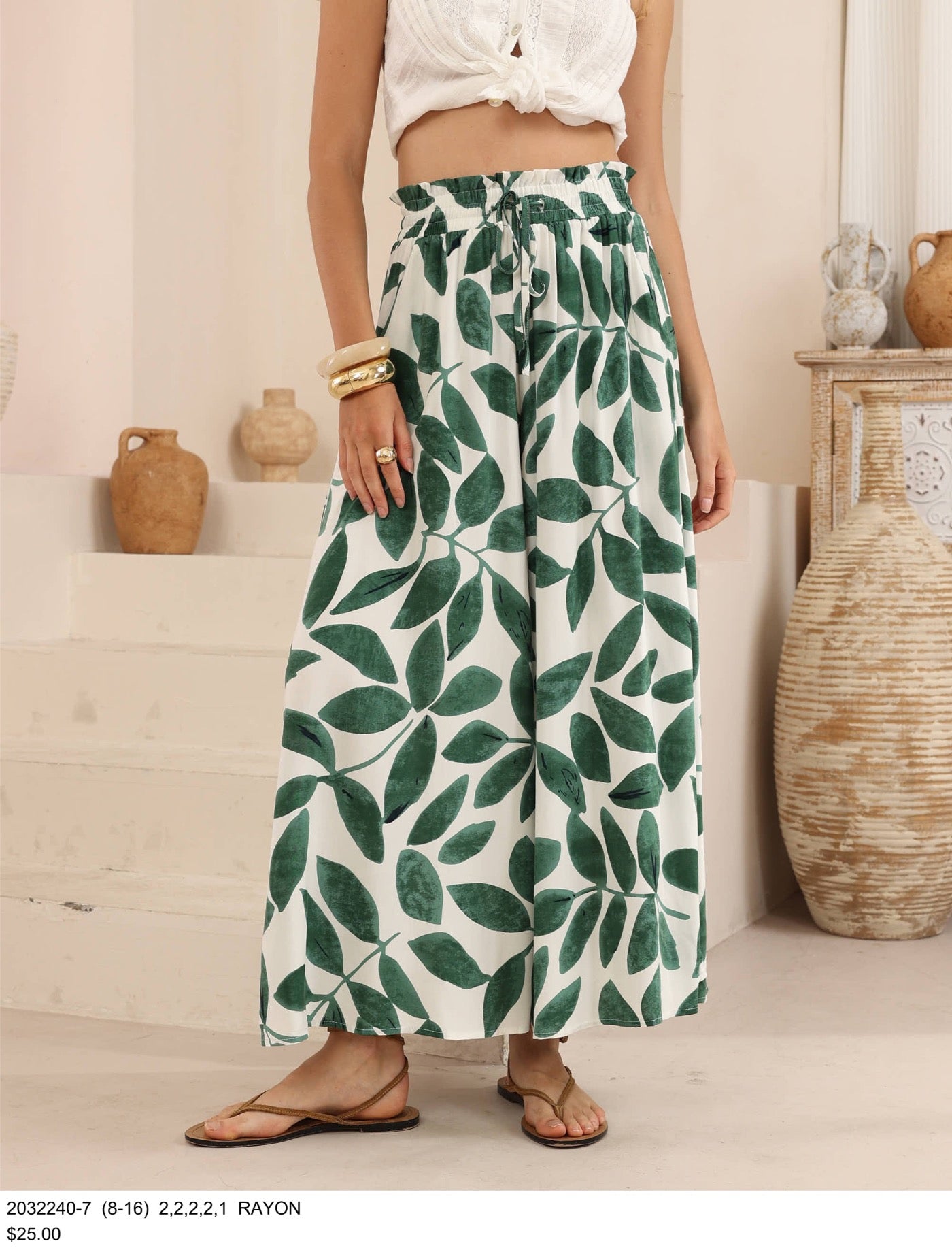 Green culotte leaf print pants