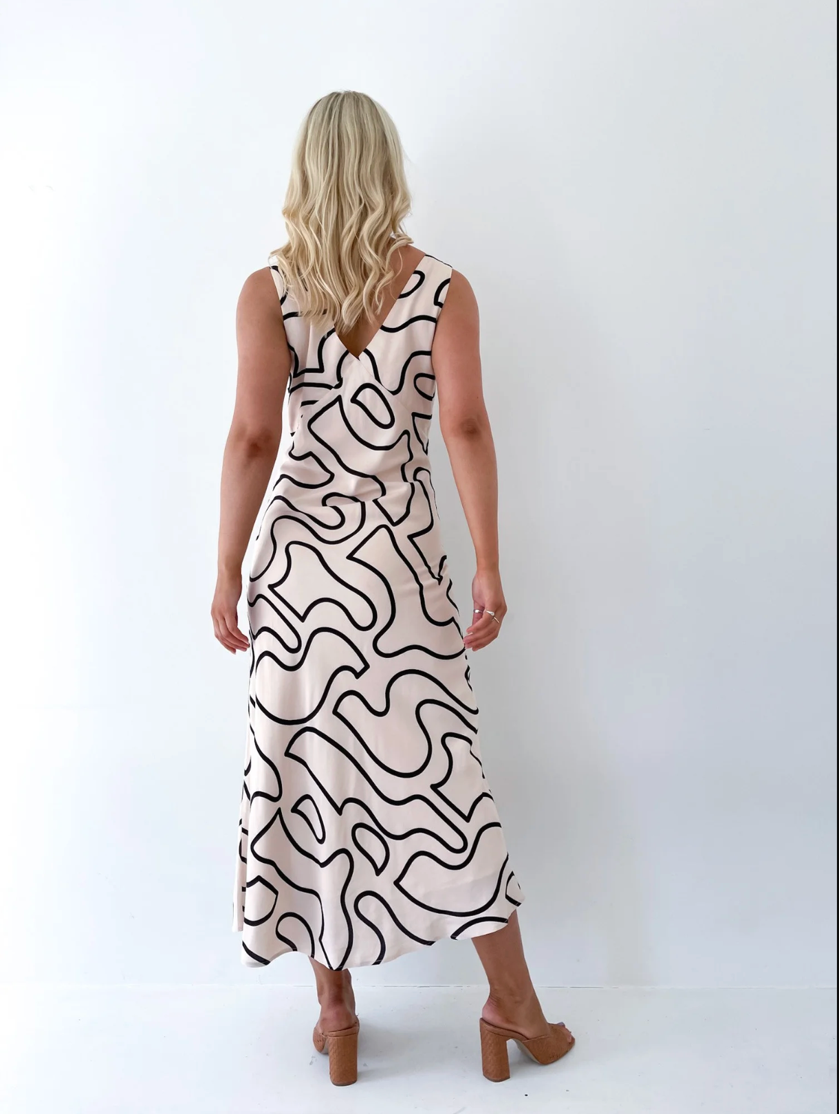 Lucy Print Xover Cut Slim Dress in Cream