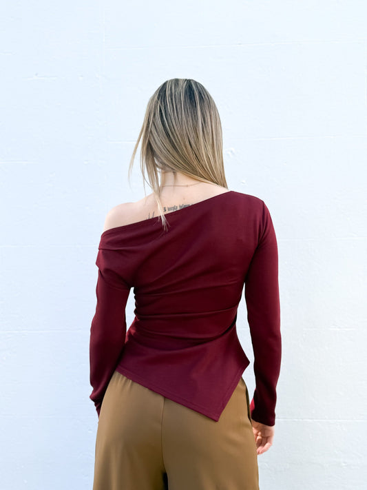 BURGUNDY SURII LABEL PONTE POINTY HEM TOP
