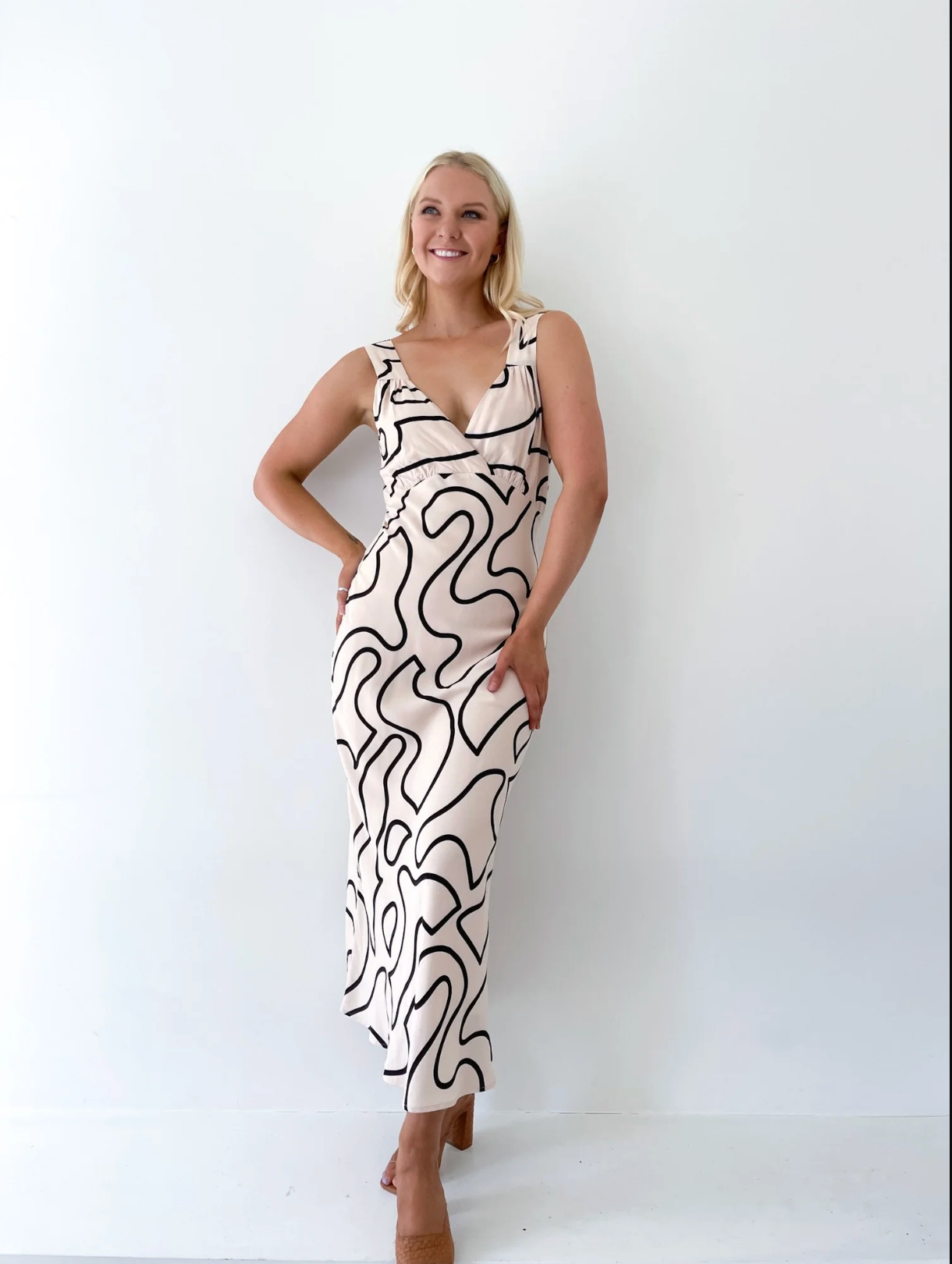 Lucy Print Xover Cut Slim Dress in Cream