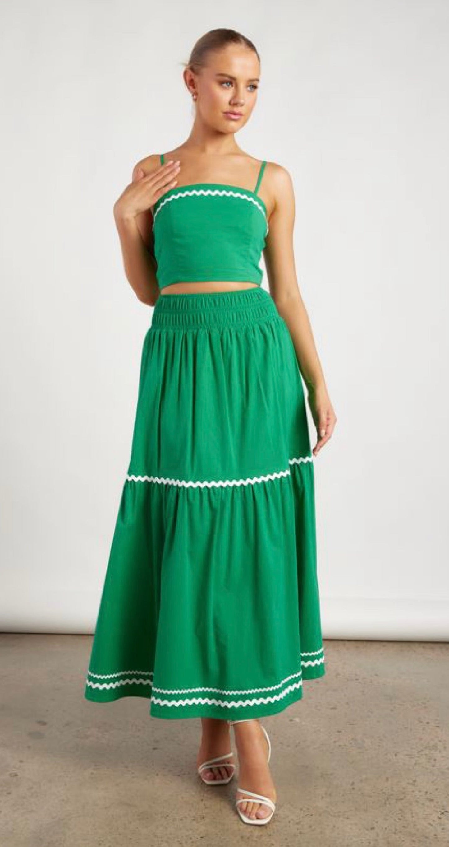 Green Contrast Wave Trim Shirred Detail - Top