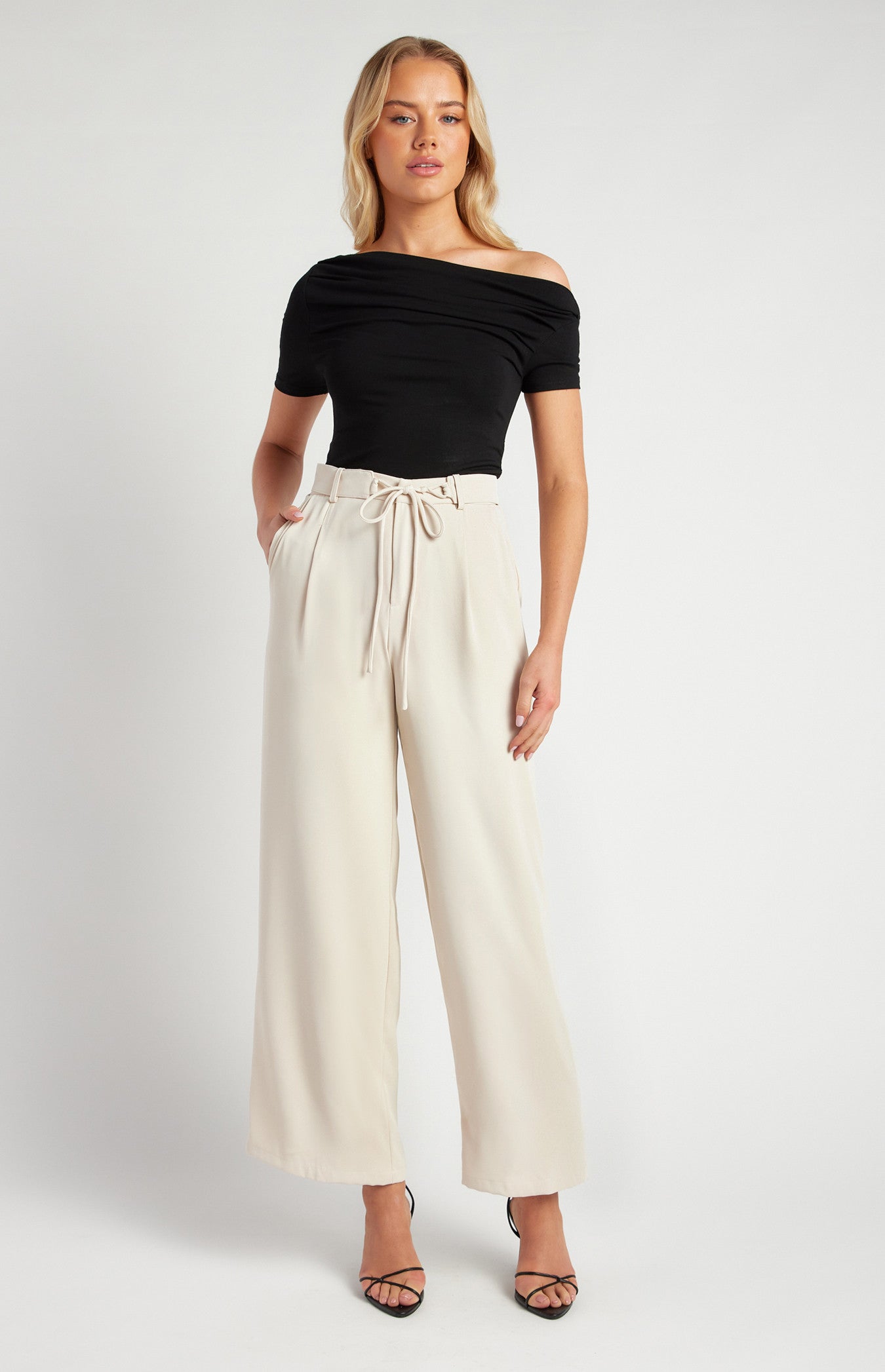 Bone Belt Detail Wide Leg Pants